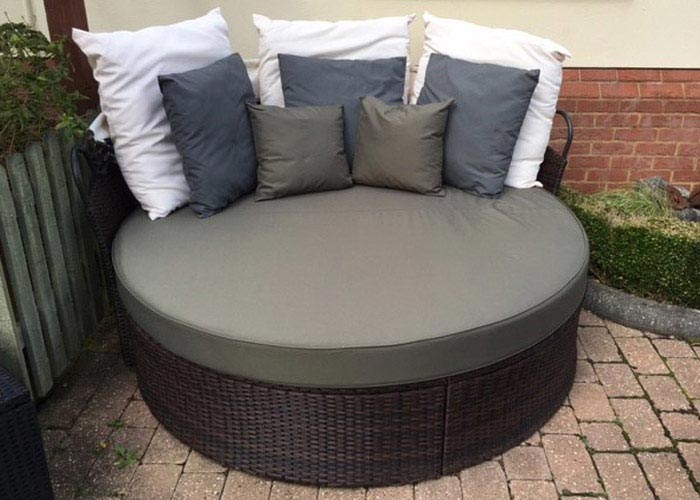 Round outdoor daybed outlet replacement cushion